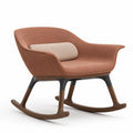 Sillón mecedora tapizado en poliéster marrón con cojín lumbar y patas de madera